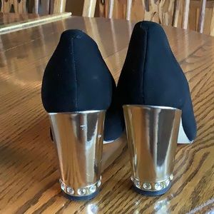 Ann Taylor side jewel block heel shoes in size 9.5. Black suede b